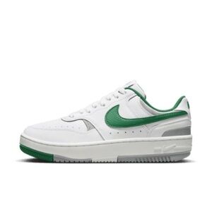 Nike women White and Green Gamma Force Sneakers | Size 9
